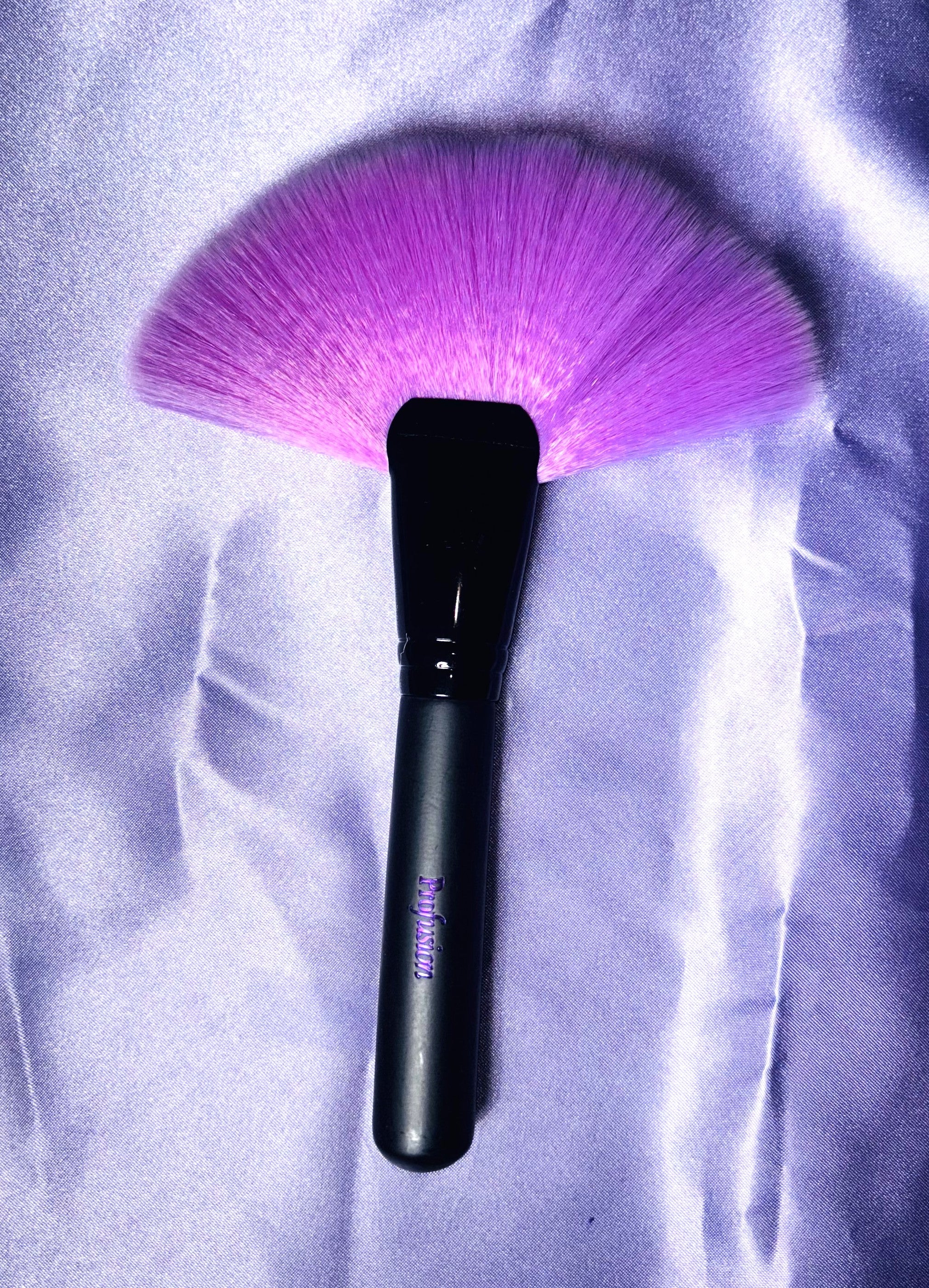 Powder Fan Brush - Image 7