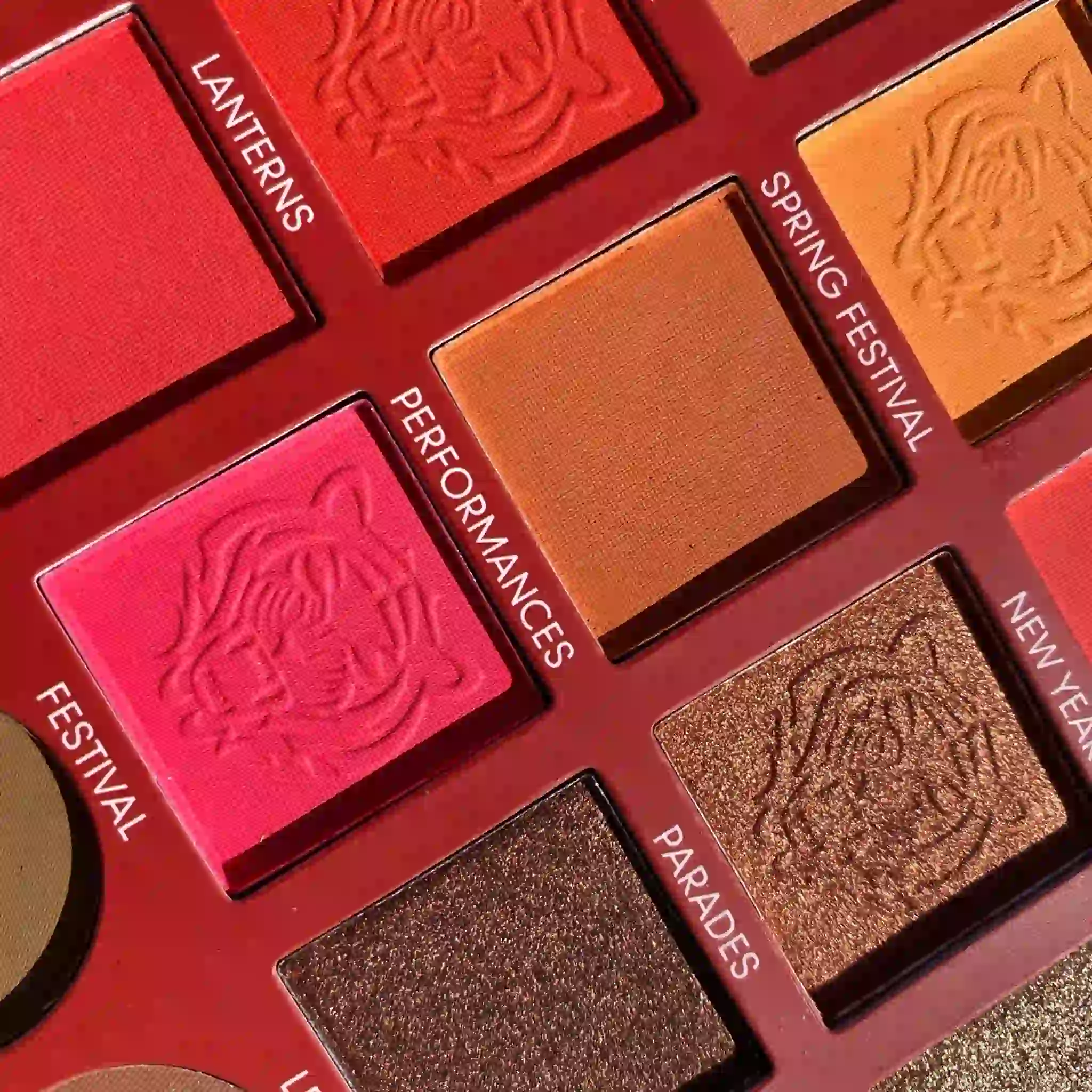 Tiger Eyes Eyeshadow Palette - Image 7
