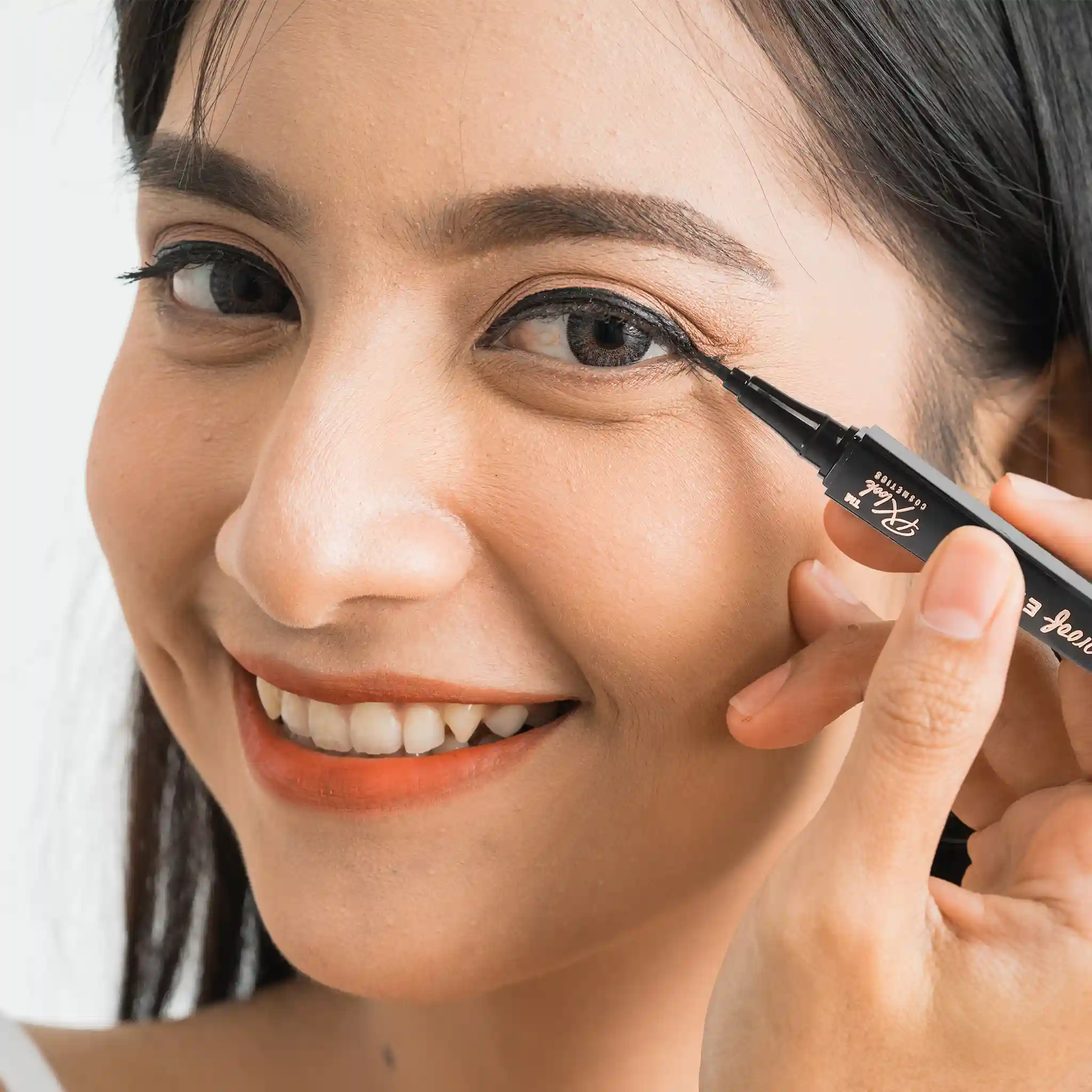 Waterproof Eyeliner Pen - Image 10